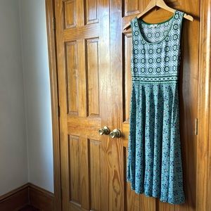 Max Studio midi length dress in size Small.